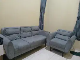 SOFA MINIMALIS AWET