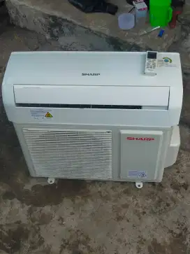JUAL AC SHARP ½pk r32 mulus dijamin bagus