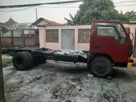 Dijual truk Fuso 6 ban,PS 100  Mitsubishi tanpa Bak. Tahun 2001.