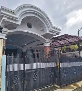 Rumah 2 lantai di palem semi karawaci tangerang dekat akses toll