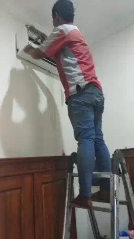 PEMBERSIHAN AC RUTIN, CUCI AC, BONGKAR PASANG AC BERGARANSI