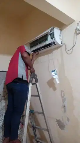 SERVICE AC, PERBAIKAN AC NETES TDK DINGIN,ISI FREON BONGKAR PASANG
