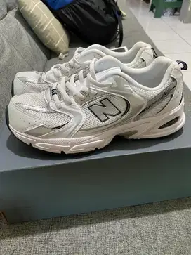 New Balance 530 White Silver Navy Like New