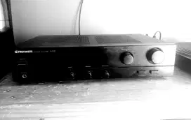 Pioneer Amplifier stereo A-102