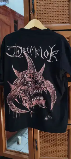 Kaos art seni edisi terbatas