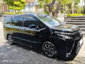 DIJUAL TOYOTA VOXY 2020