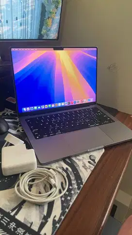 Macbook Pro M1 Pro 16GB/512GB (Under Warranty)