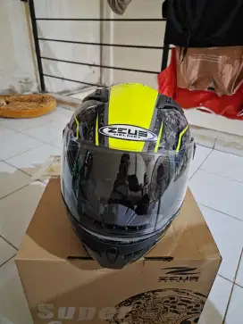 Zeus zs 813 grey an24 flou yel double visor