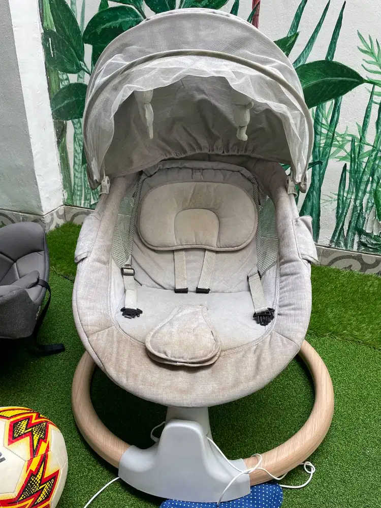 Baby Swing Elektrik + Musik & Remote, Kondisi Bagus