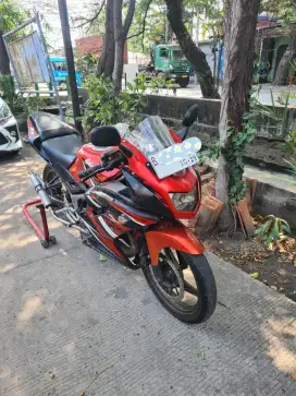 Di jual ninja RR tahun 2014 warna oranye