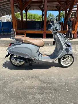 Vespa Primavera picnic limited edition