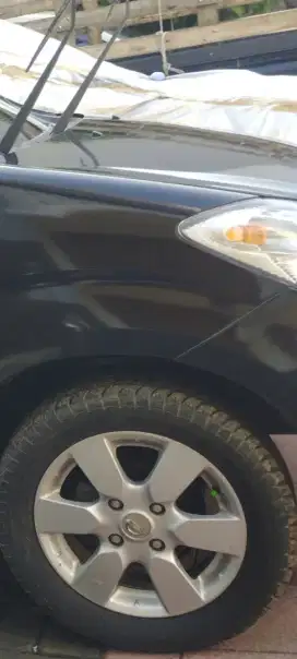 Velg grand livina Ring 15 bekas,,kondisi 90 %,,msh di pakai di mobil