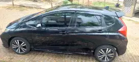 Honda Jazz, warna hitam, tahun 2017, Metic