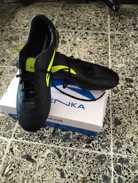 Sepatu bola panenka