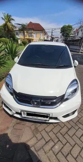 Honda Brio RS1.2 AT warna Putih (2017)
