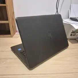 Laptop HP 14-BS751TU