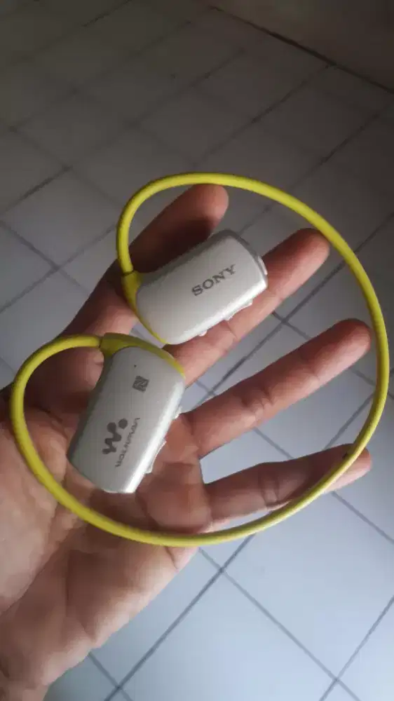 Digital Musik player Sony WS-615 Bluetoth Batangan ga ad carger