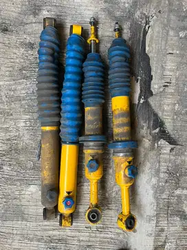 4 pcs shockbreaker Profender Hilux Vigo
