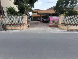 Kos putri (karyawati/mahasiswi)