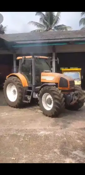 Tracktor, mixer, container