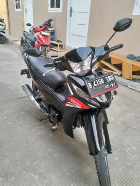 DI JUAL HONDA REVO FIT TH 2022 MULUS