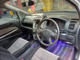 Honda stream 2006. 1.7cc metic