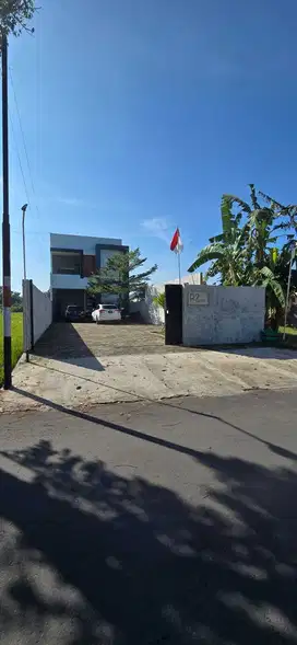 Rumah mewah + kolam renang pribadi di godean