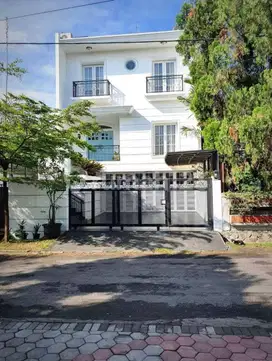 Rumah Modern Classic SiapHuni di Turangga, Lokasi Strategis