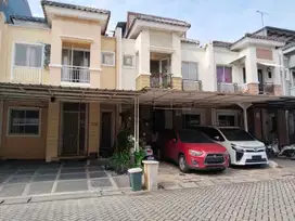 Dijual rumah cluster 2.5 lantai bagus semifutnished sdh renovasi di ga