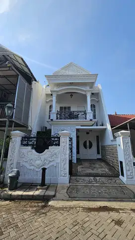 Dijual rumah siap huni di Taman Mutiara, Pakuwon City