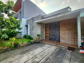 Jual cepat rumah di griya loka sektor 1.6 posisi jalan boulevard