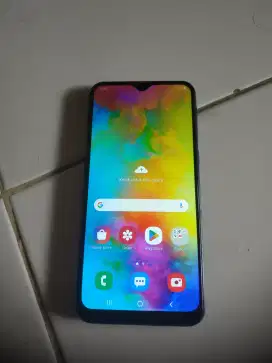 Dijual Samsung M20, ram 3/32, batangan