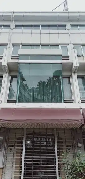 Ruko di Galeri Niaga Mediterania 1, Pantai Indah Kapuk, Jakarta Utara