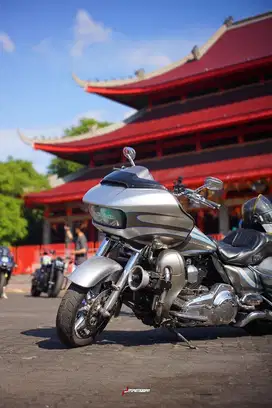 road glide ultra CVO harley davidson