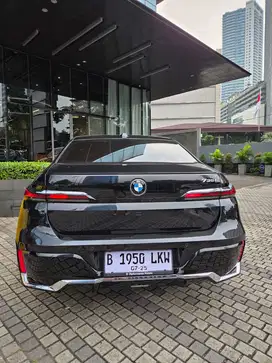 BMW 330i 2024 Bensin