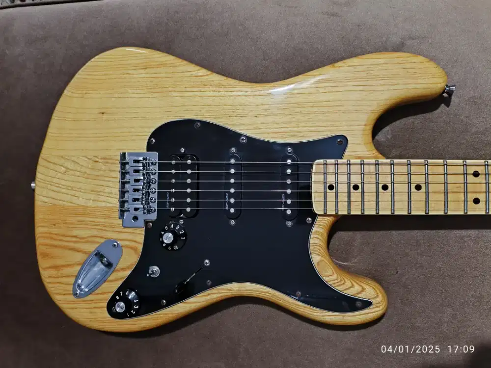 Guitar SX Stratocaster Swamp Ash