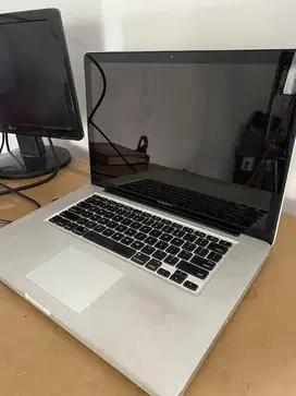 MacbookPro Apple i7 RAM 16 SSD 512GB HDD500, dual VGA nvidia 1,5 GB