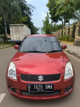 Suzuki Swift ST Matic 2011 Jual Cepet Bu