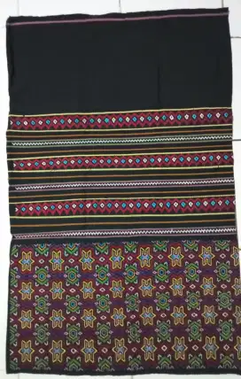 Kain tenun ikat Timor