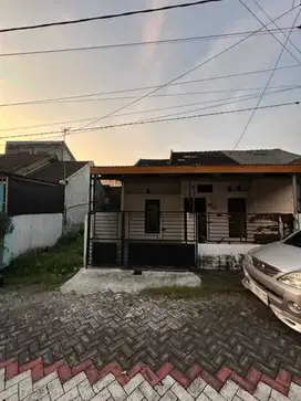 RUMAH DI KELURAHAN BUNGAH, GRESIK