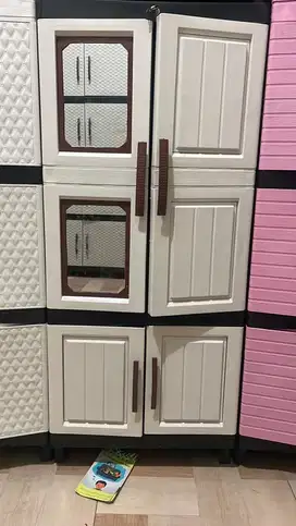 Lemari gantung 3 susun
