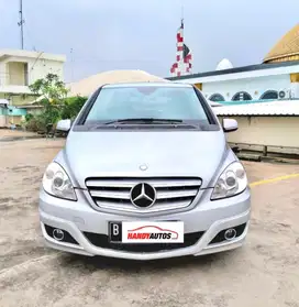 Mercedes Benz B180 Tahun 2009 Automatic Abu abu Metalik