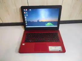 A639 Asus x441B amd a6-9220 Ram 8GB ssd 120GB plus hdd 500GB