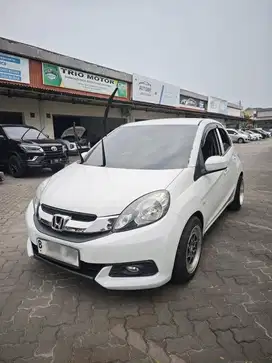 Brio CBU 2012 AT Matic Putih 1300CC upgrade bemper grill dan Velg