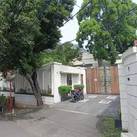 Rumah 2 Lantai di Ragunan Pasar Minggu, Hanya 10 Menit ke Tol Ampera