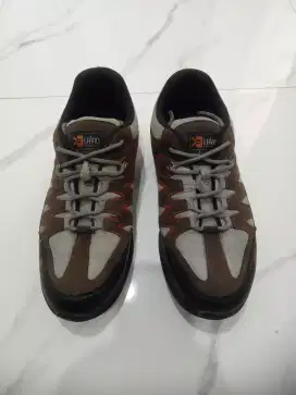 Sepatu Lavio Casual gunung hiking size 41/42 fit in jarang bgt pake
