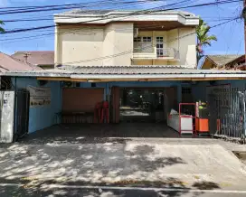 Rumah Jl Mappanyukki 3 Lantai