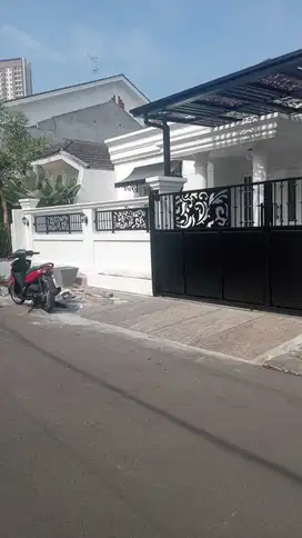 Jual rumah pejaten barat