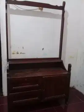 Meja Rias Jati .