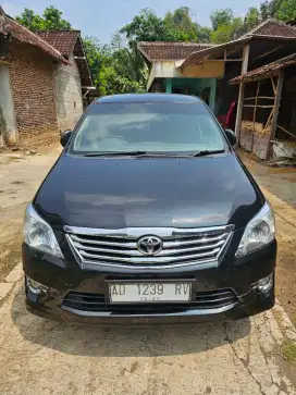Kijang Innova V Luxury